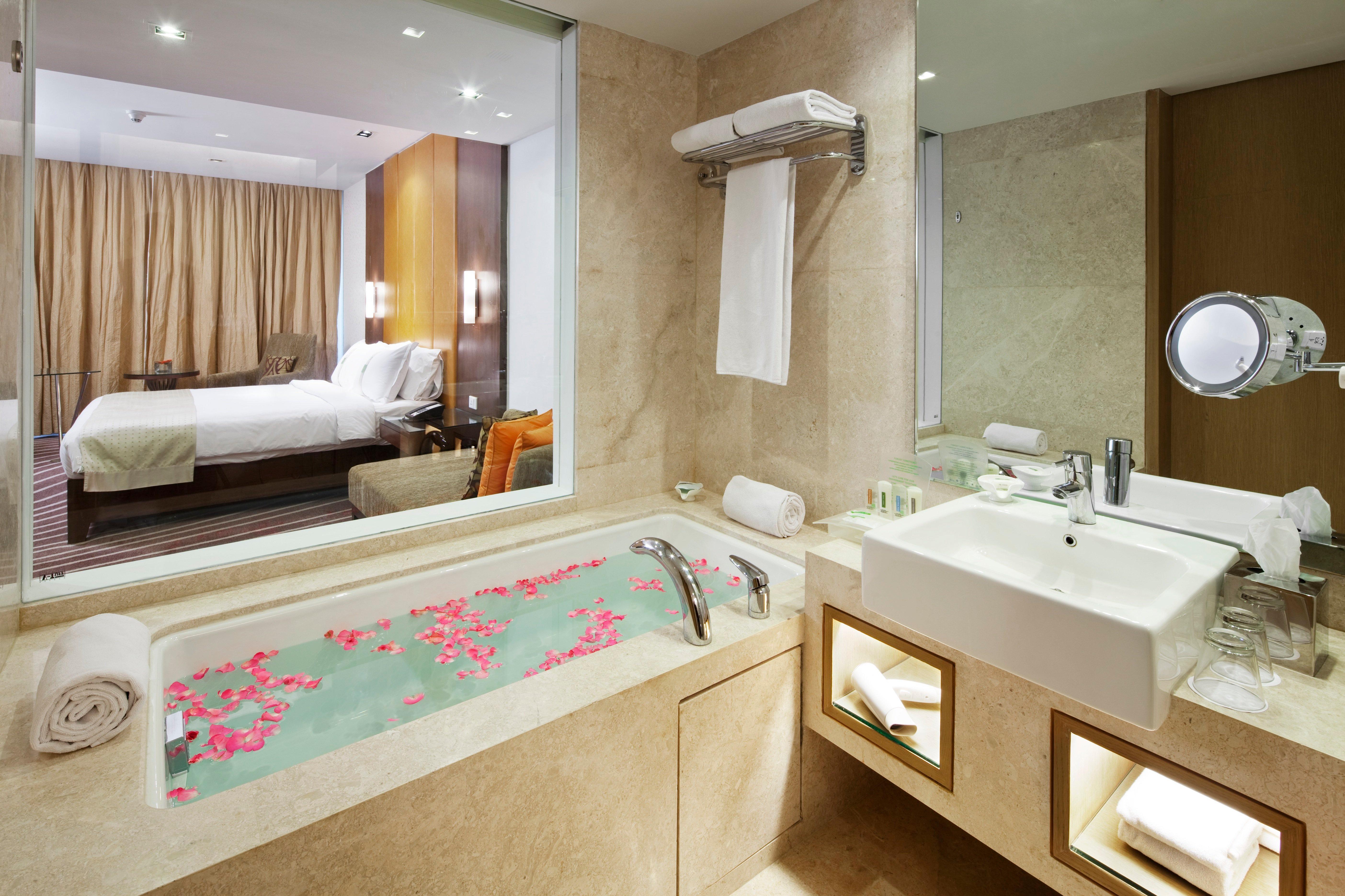 Holiday Inn Mumbai International Airport By Ihg 外观 照片 A bathroom in a hotel