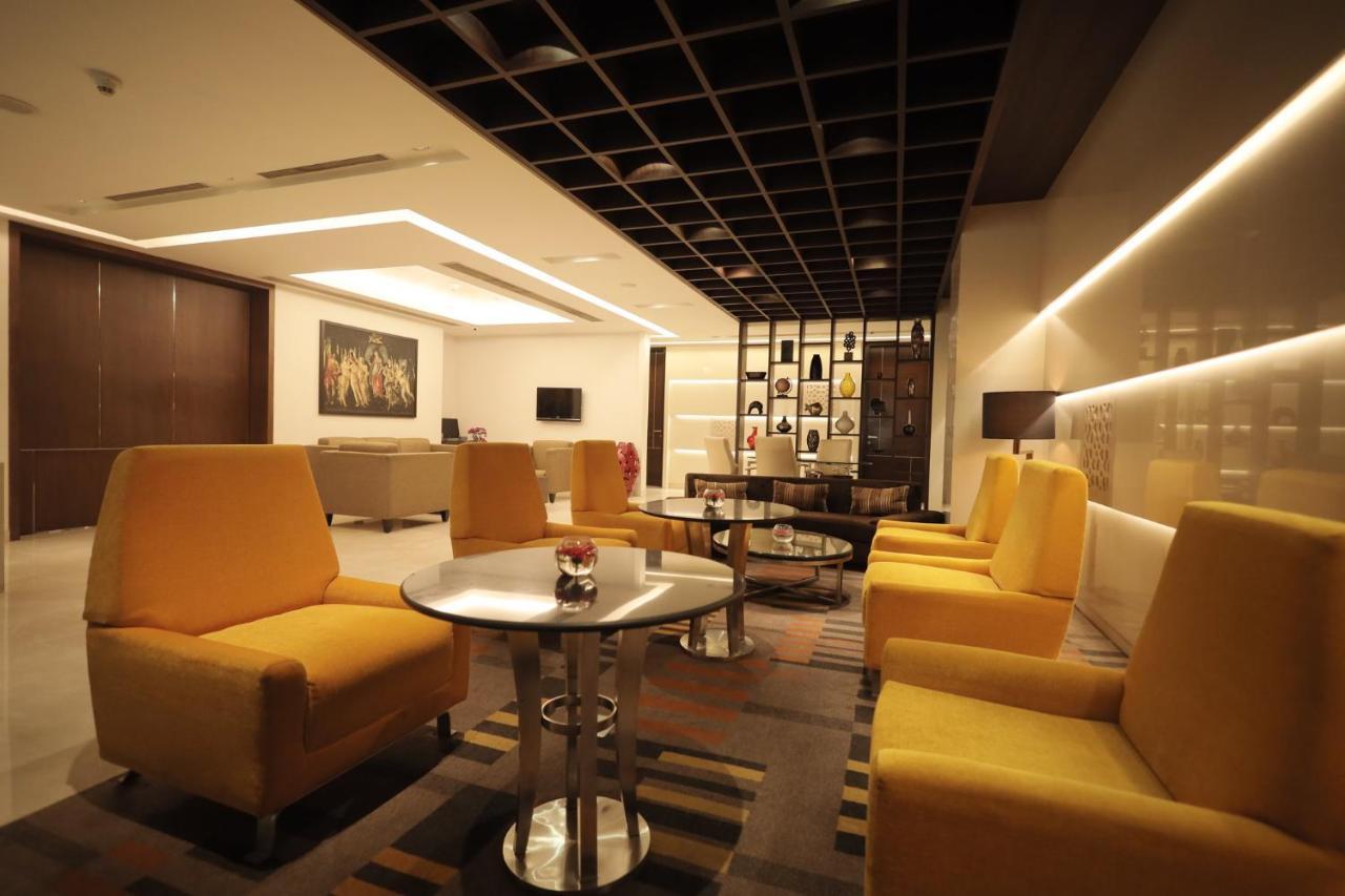 Holiday Inn Mumbai International Airport By Ihg 外观 照片 The lounge at the airport
