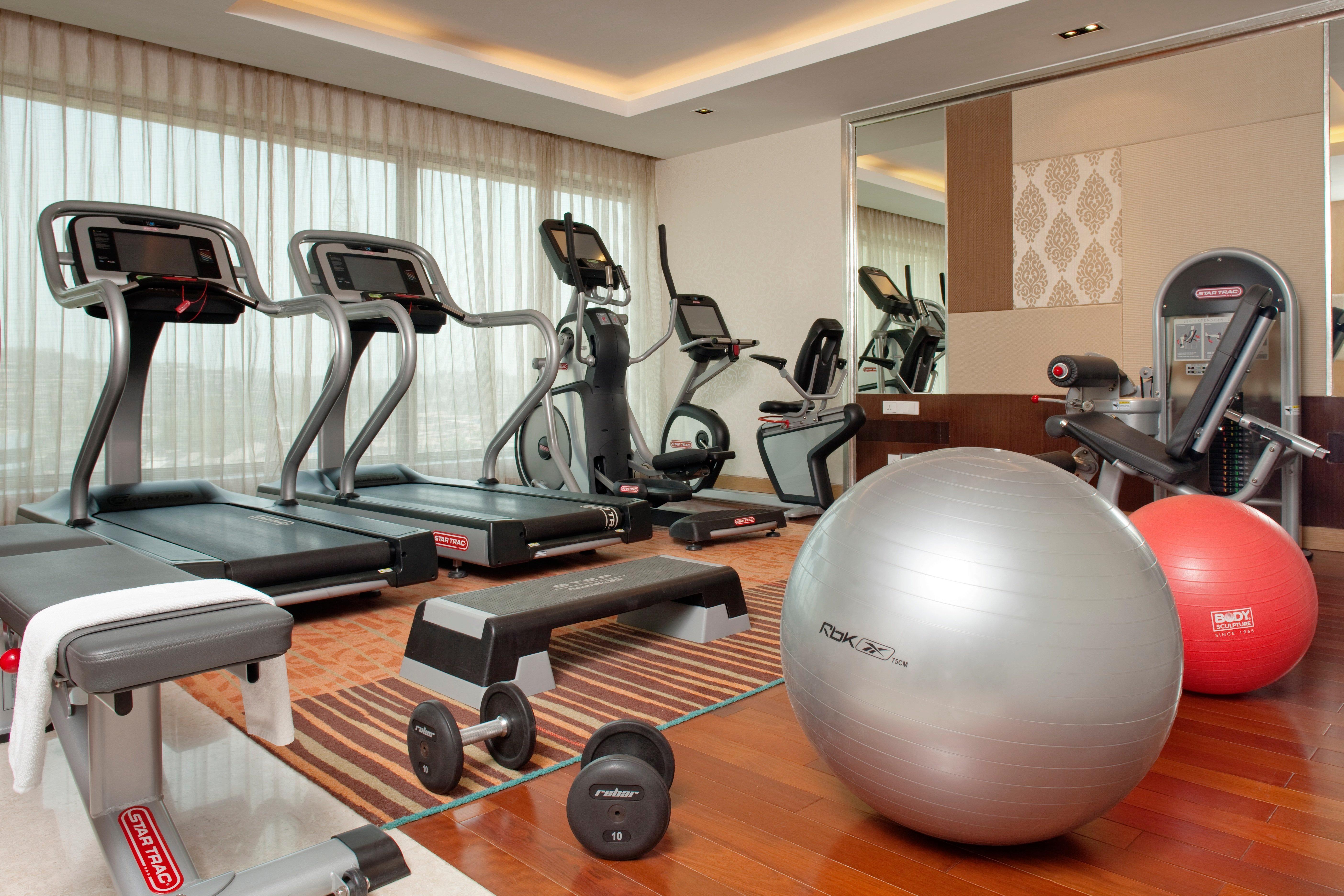 Holiday Inn Mumbai International Airport By Ihg 外观 照片 A gym at a hotel